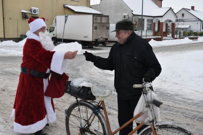Mikołaj i Pan z rowerem