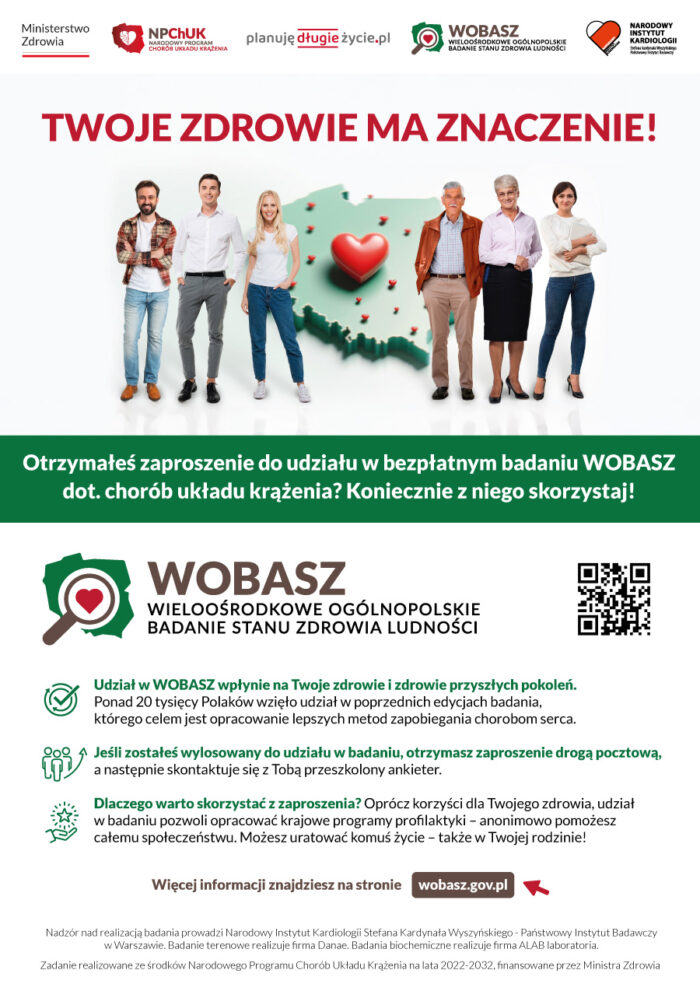 grupa ludzi na tle mapy Polski