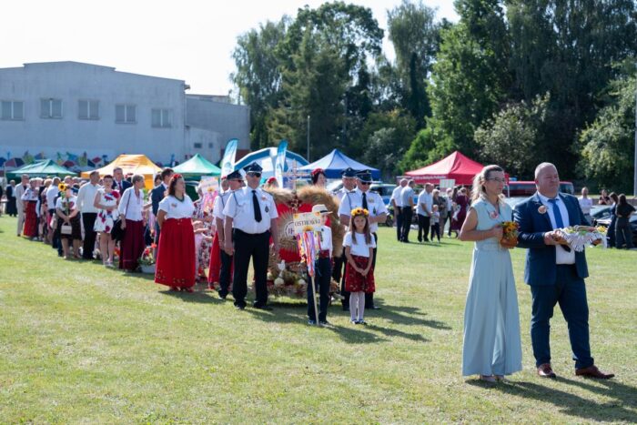 korowód dożynkowy